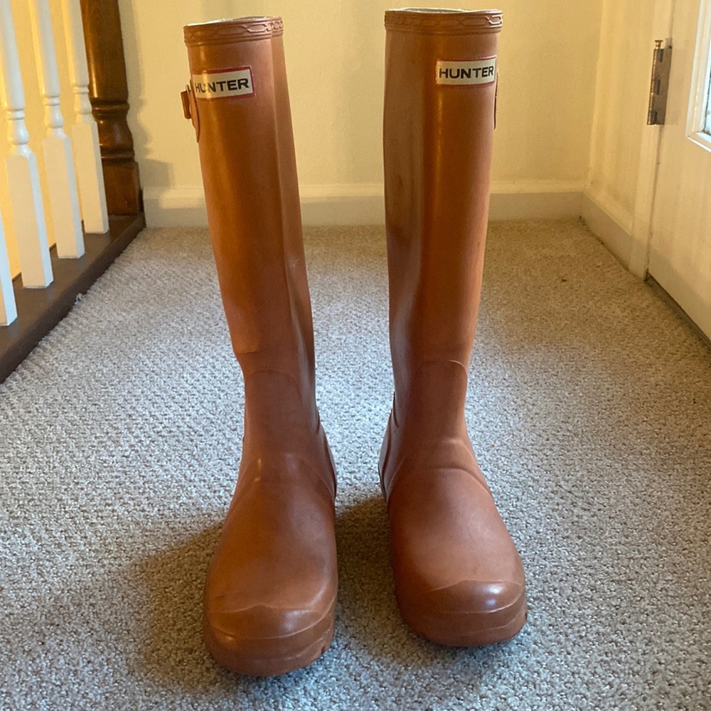 Hunter rain boots, matte orange, tall size 6